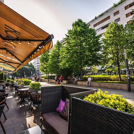 Corvin Promenade Crystal Budapeste Exterior foto